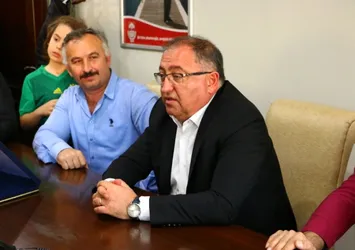 Fenerbahçeli minikler Salman’ı ziyaret etti