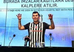 Beşiktaş'ın 'Pitbull'u Medel'den 'Melo' yorumu