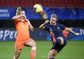 FIFA'dan kadın futboluna dev bütçe