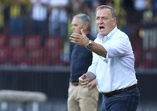 Advocaat neşteri vuruyor!