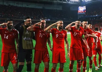 Millilerden golden sonra asker selamı