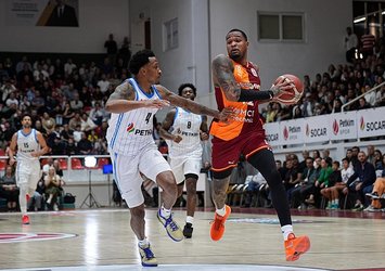 G.Saray İzmir'de kazandı!
