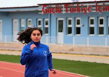Yaşından çok madalyası var