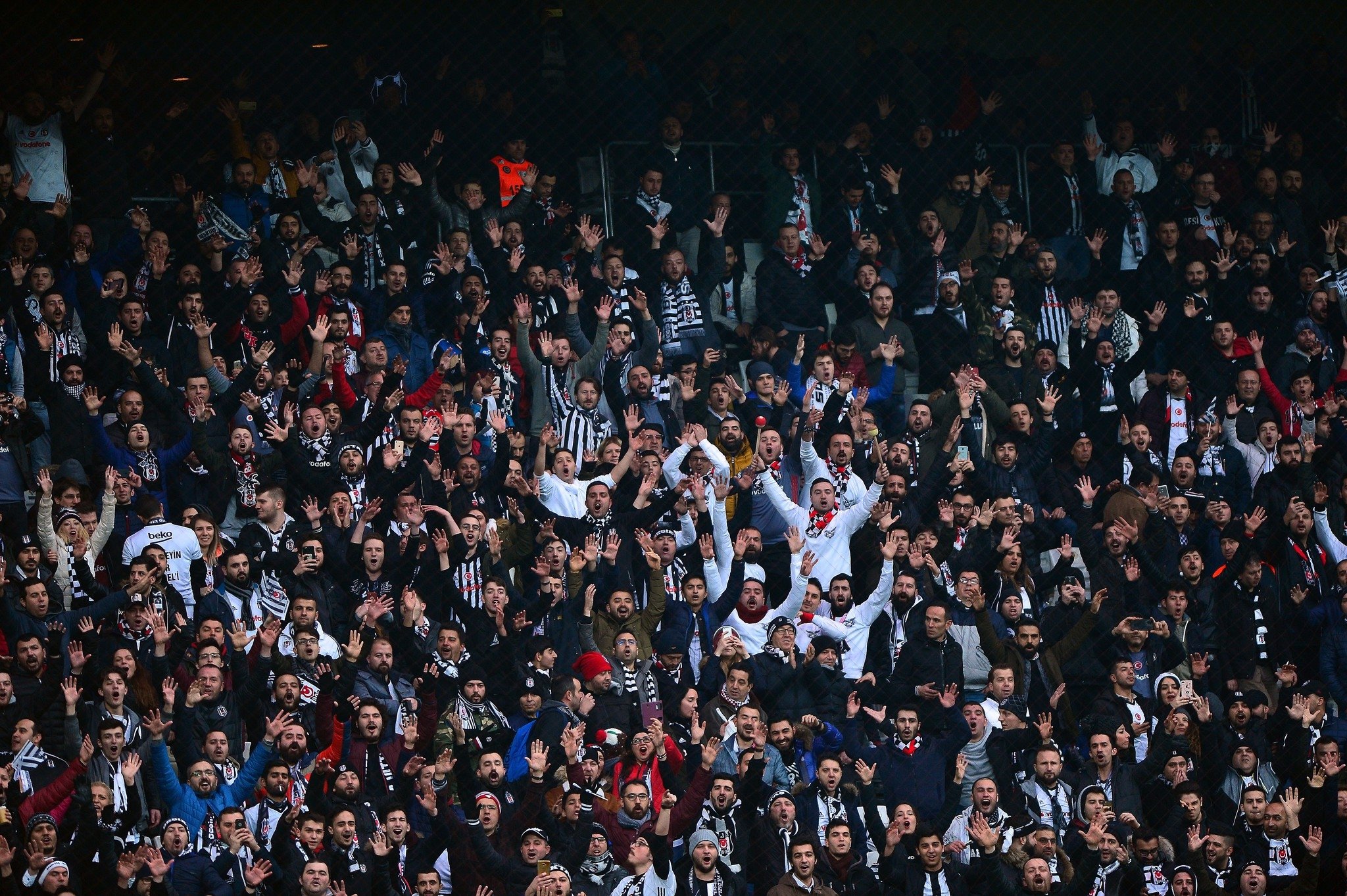 Caner Erkin’den Fenerbahçe taraftarına cevap...