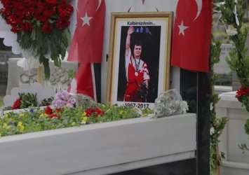 Naim Süleymanoğlu kabri başında anıldı