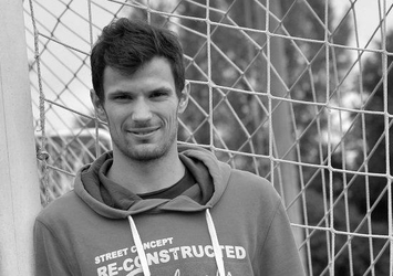 Hırvat futbolcu sahada hayatını kaybetti