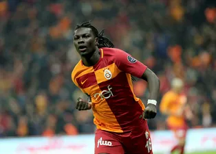 Gomis sosyal medyayı salladı