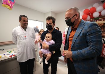 Emre Belözoğlu'ndan 23 Nisan'da anlamlı ziyaret