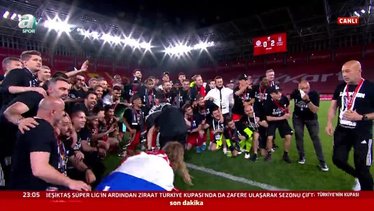 Son dakika spor haberi: Ziraat Türkiye Kupası'nı kazanan Beşiktaş kupa coşkusunu böyle yaşadı!
