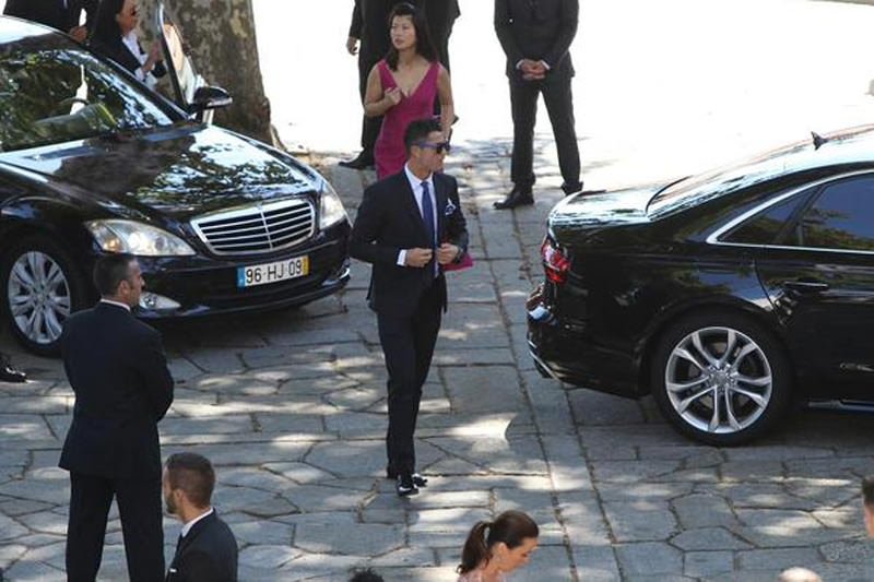 Cristiano Ronaldo ada hediye etti!