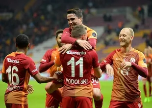 Galatasaray, Adanaspor'u farklı geçti