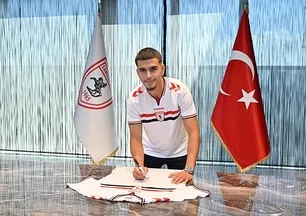 Samsunspor Samed Onur'u kadrosuna kattı