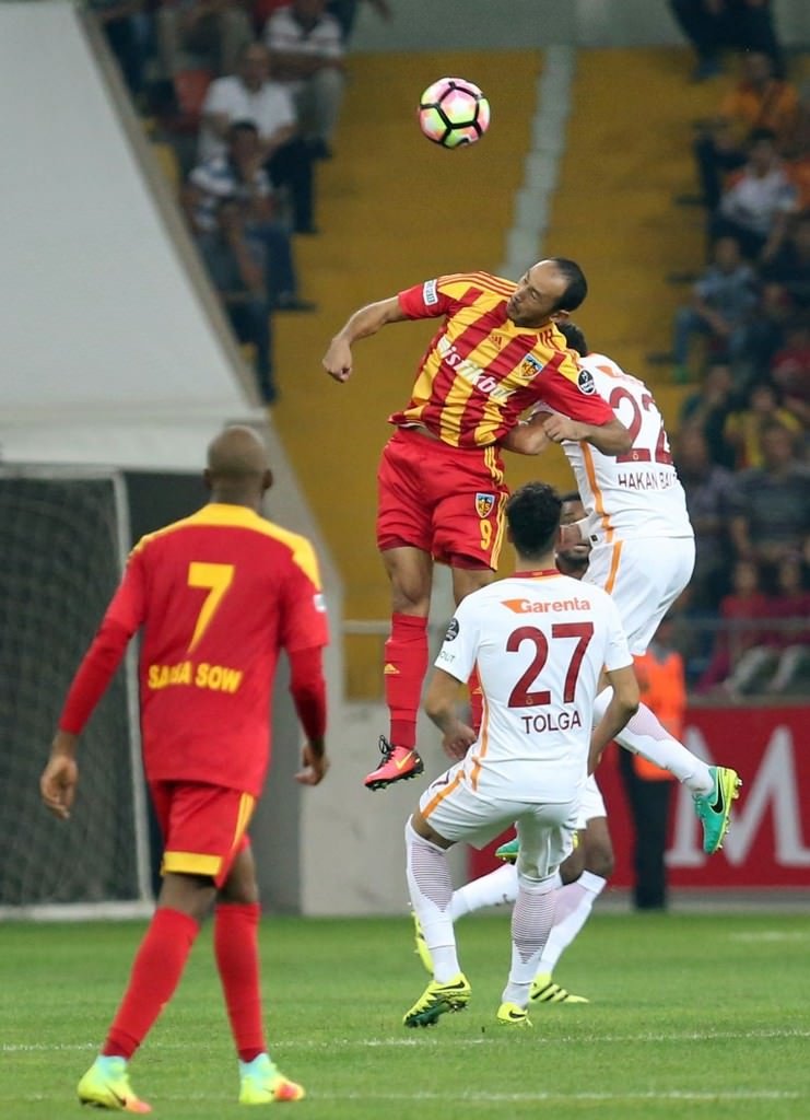 Galatasaray’dan devrim gibi karar!