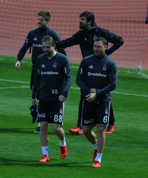 Beşiktaş Antalya’da tam kadro çalıştı