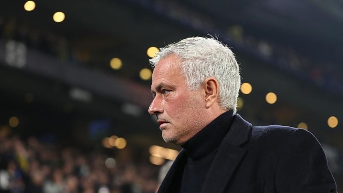 Fenerbahçe evinde galibiyet peşinde! İşte Jose Mourinho'nun Çaykur Rizespor maçı 11'i Fenerbahçe evinde galibiyet peşinde! İşte Jose Mourinho'nun Çaykur Rizespor maçı 11'i