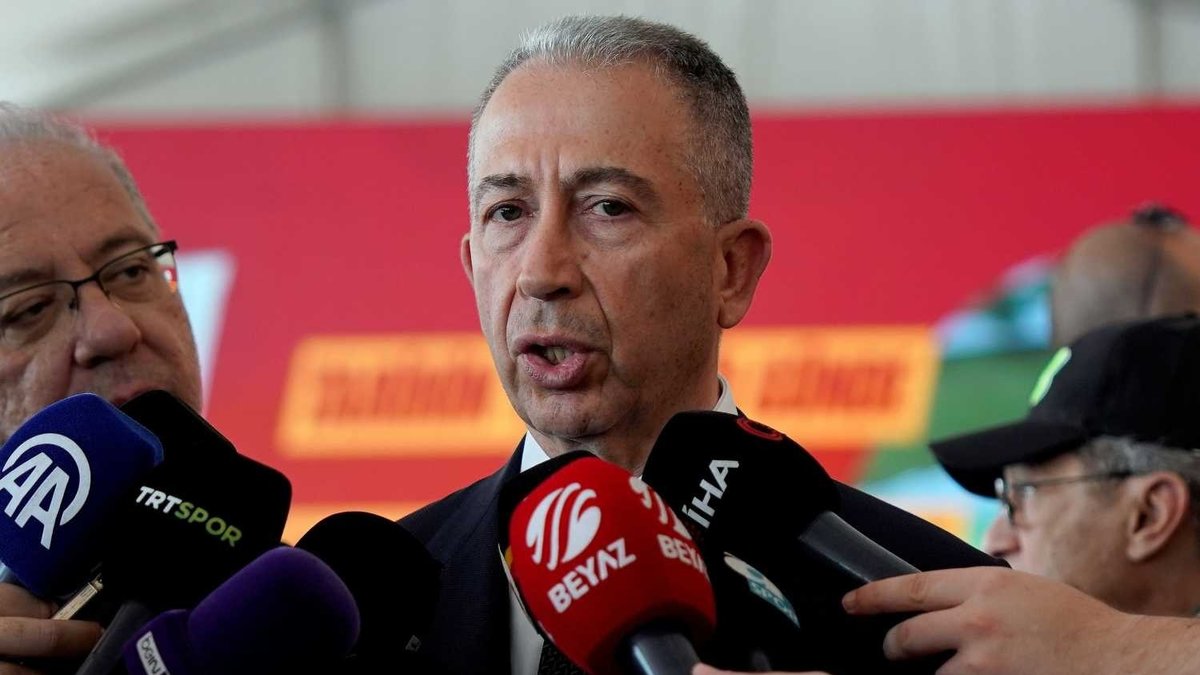 Galatasaray'dan Fenerbahçe'ye hakem göndermesi! Trabzonspor maçının ardından... Galatasaray'dan Fenerbahçe'ye hakem göndermesi! Trabzonspor maçının ardından...