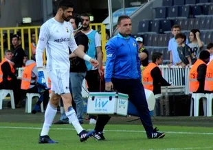 Fenerbahçe'de Fabiano'nun çapraz bağı koptu