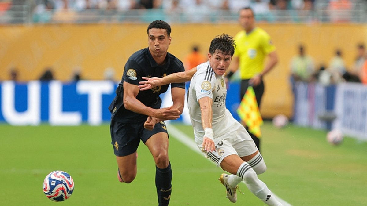 Galatasaray'a transferde şok haber! Teklif reddedildi Galatasaray'a transferde şok haber! Teklif reddedildi