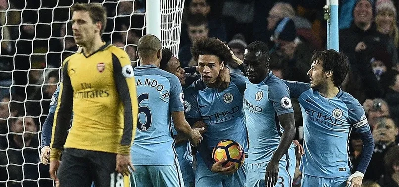 Manchester City, Arsenal'i geriden gelerek devirdi