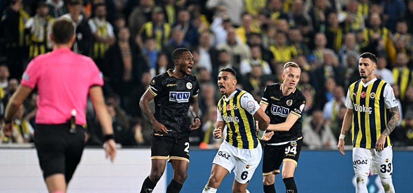 Fenerbahçe'ye verilen penaltı kararı doğru mu? Erman Toroğlu yorumladı!