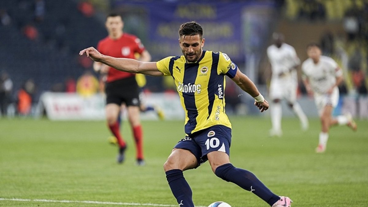 Ajax'tan Dusan Tadic açıklaması! Fenerbahçe'den ayrılıyor mu? Ajax'tan Dusan Tadic açıklaması! Fenerbahçe'den ayrılıyor mu?