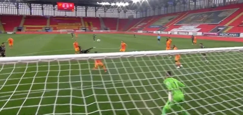 Göztepe Galatasaray maçında Diabate inanılmaz bir gole imza attı - 3
