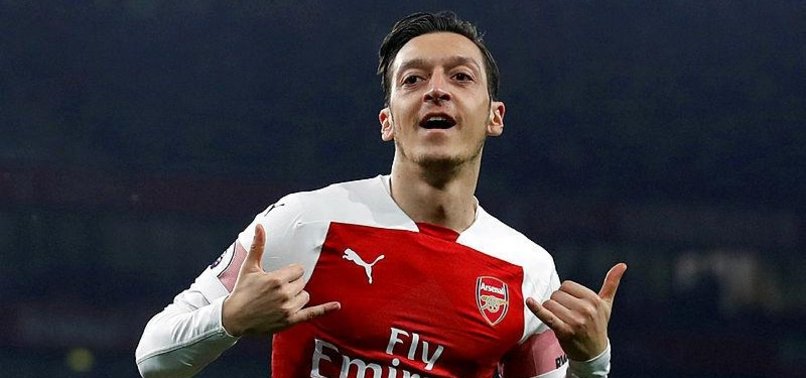 Mesut Özil yaptığı beğeniyle Fenerbahçe taraftarını heyecanlandırdı!