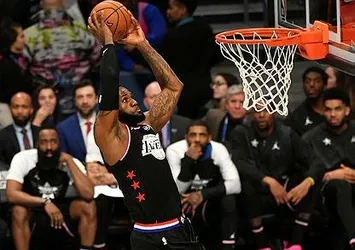 NBA'de sezonun MVP'si Giannis Antetokounmpo