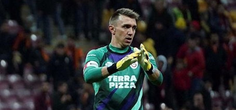 Her insan ve futbolcunun sağlığı futbol maçından daha önemlidir