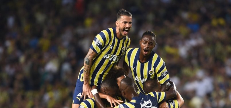 Fenerbahçe Süper Lig'deki tüm rakiplerine karşı üstün!