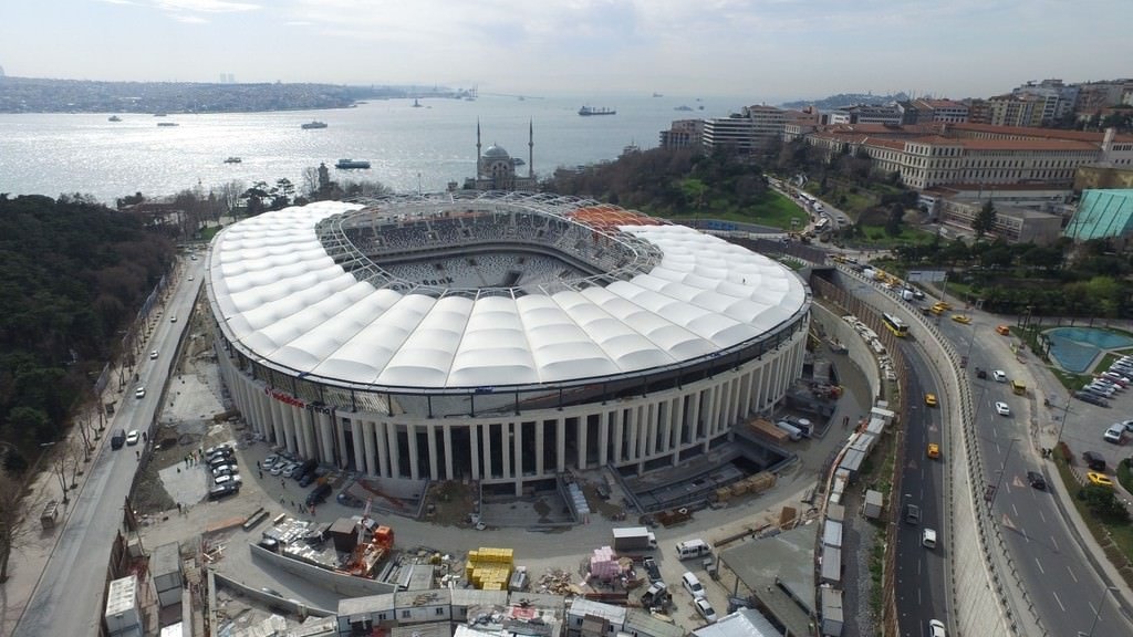 Çılgın Beşiktaş taraftarına çılgın koltuklar!