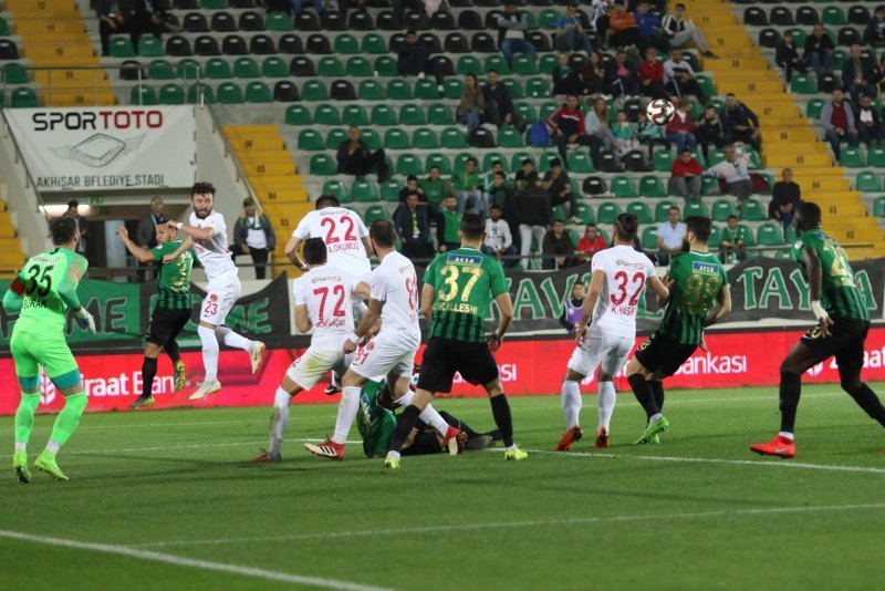 Akhisarspor - Ümraniyespor maçından kareler