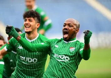 Bursaspor zirve takibini sürdürüyor