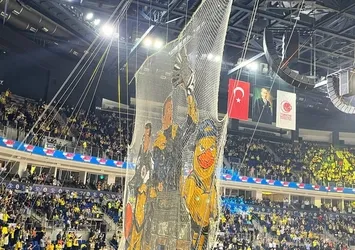 Fenerbahçeli taraftarlardan dev koreografi!