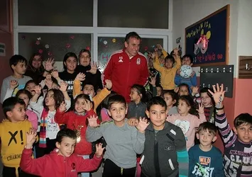 Öğrencilerle buluştu