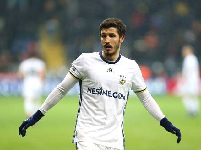 Galatasaray - Fenerbahçe derbisi öncesi ortam ısınıyor