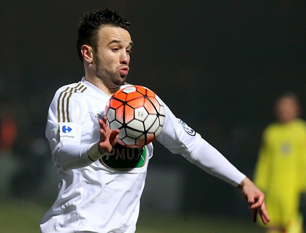 Mathieu Valbuena, Cuma günü imzalıyor