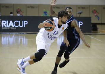Gloria Cup’ta şampiyon Anadolu Efes