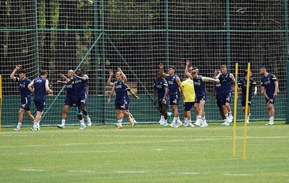 Fenerbahçe’de kampa milli takımdan dönen oyuncular da katıldı