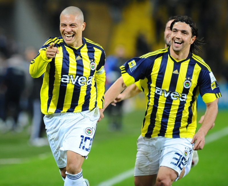 Alex: Fenerbahçe isterse oyuncu bakarız