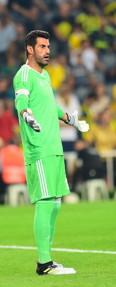 Sosyal medyada Volkan Demirel’e tepki!