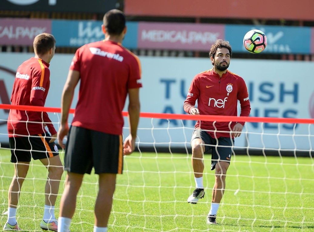 Xavi olacaktı yalan oldu!