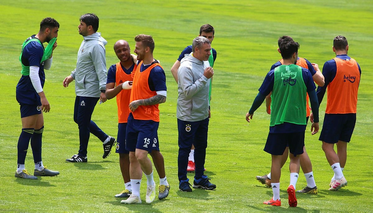 Fenerbahçe’den 4 transfer birden!