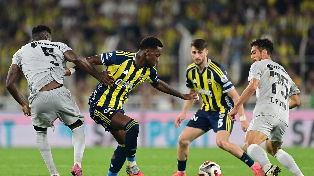 Fenerbahçe'nin golüne VAR engeli! İşte o pozisyon Fenerbahçe'nin golüne VAR engeli! İşte o pozisyon