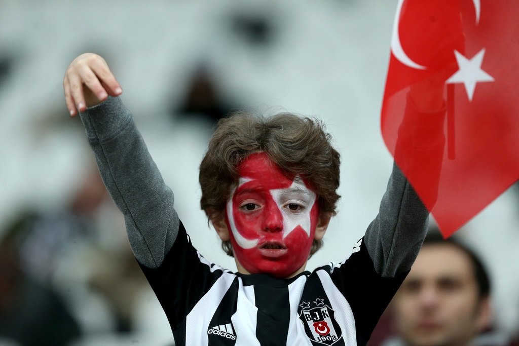 Vodafone Arena’da herkes kol kola