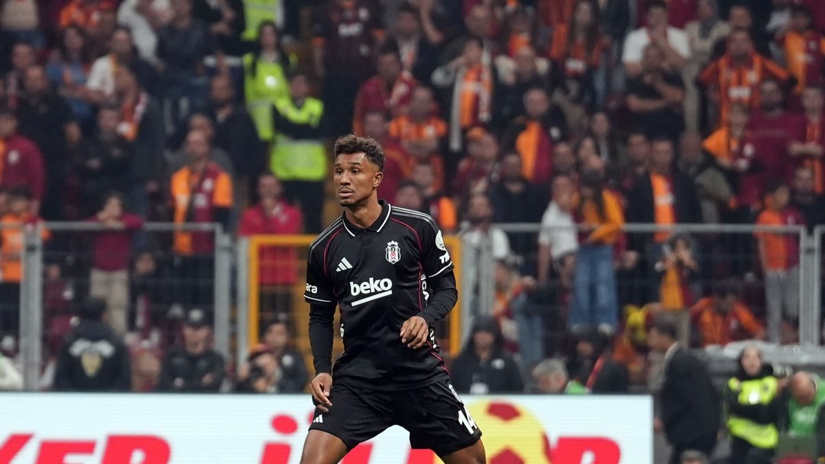 Beşiktaş'tan ayrılmak isteyen futbolcuya ülkesinden talip çıktı