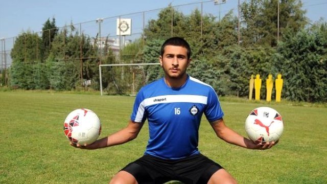 Galatasaray’a transferini sosyal medyadan açıkladı!