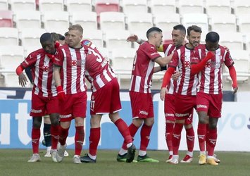 Sivasspor geriden gelerek kazandı!