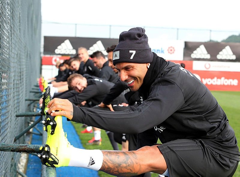 Beşiktaş’tan Atiba’ya ilginç teklif!