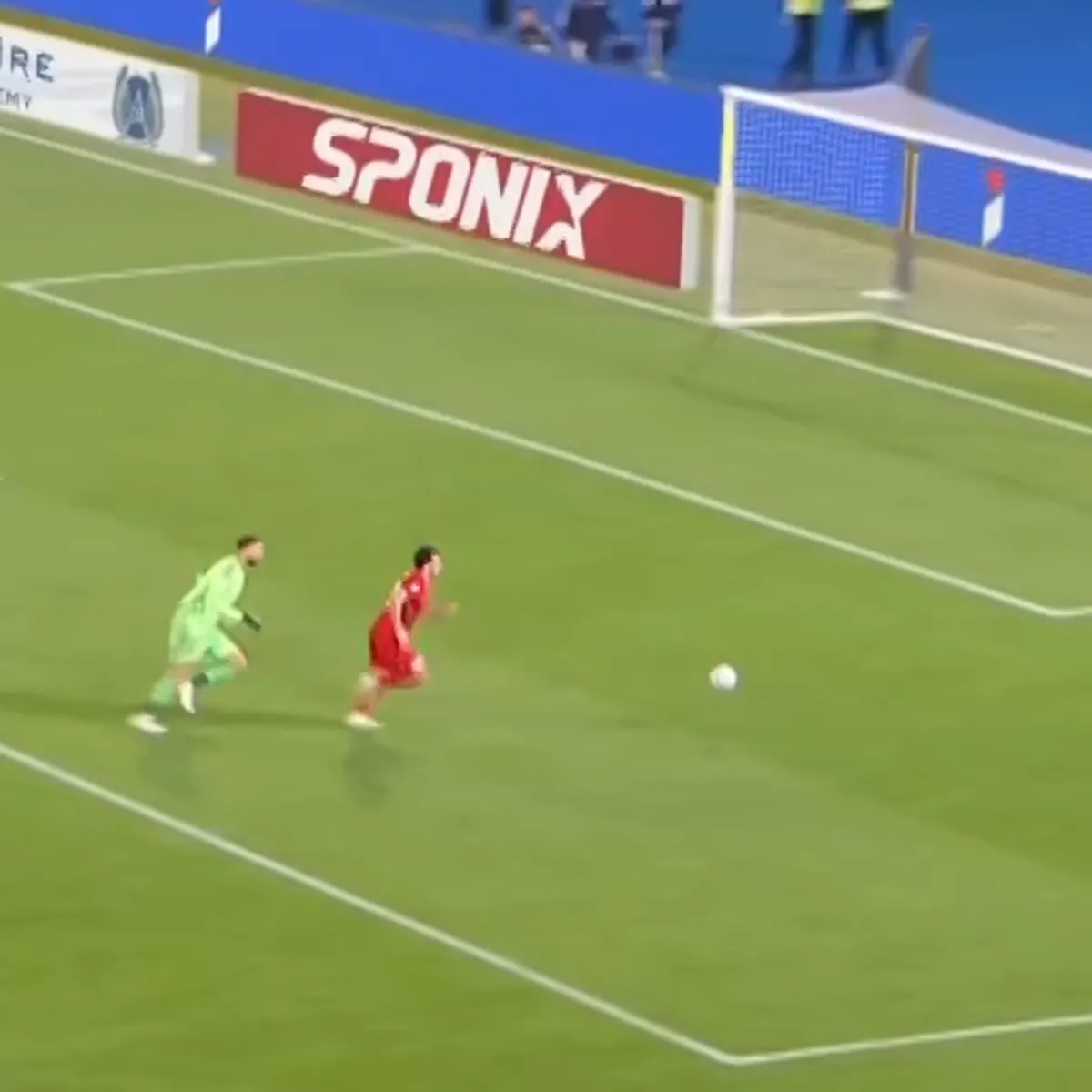 Aral Şimşir Donnarumma'yı geçti, sonunu getiremedi!